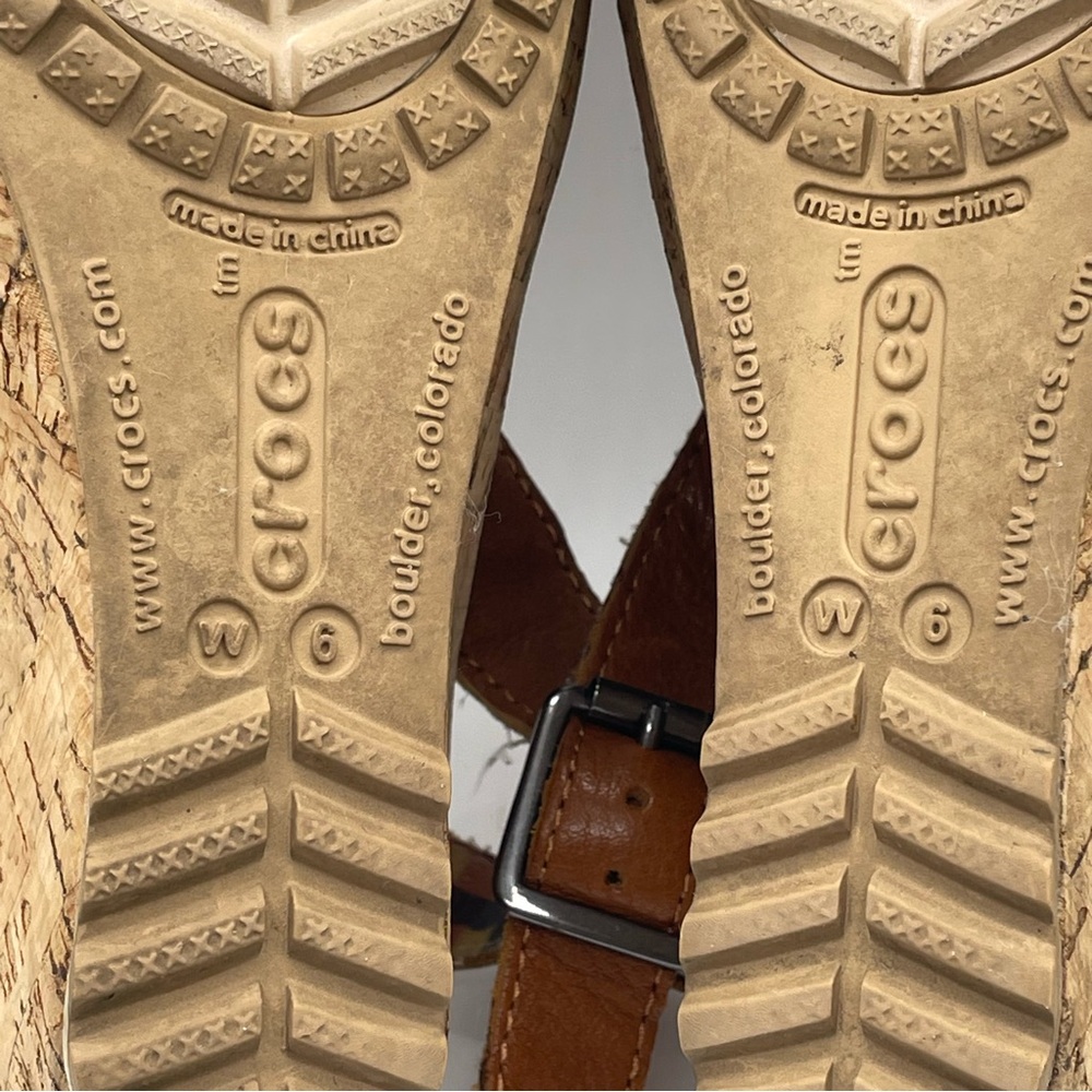 Crocs A Leigh Wedge Cork Women's Size 6 Beige Brown Strappy Beach Summer - Picture 8 of 8